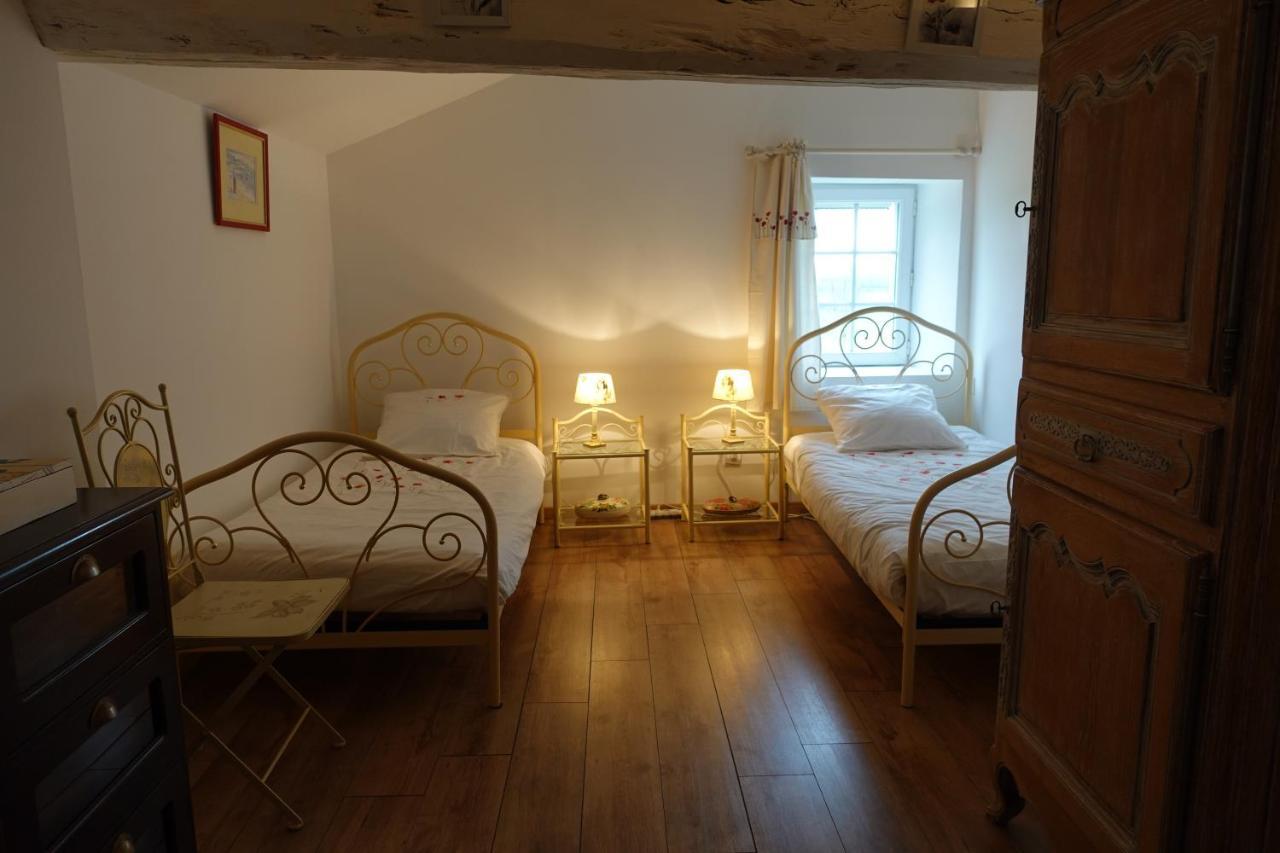 Gîte 4 étoiles avec hébergement insolite - 10 personnes Foussais Exterior foto