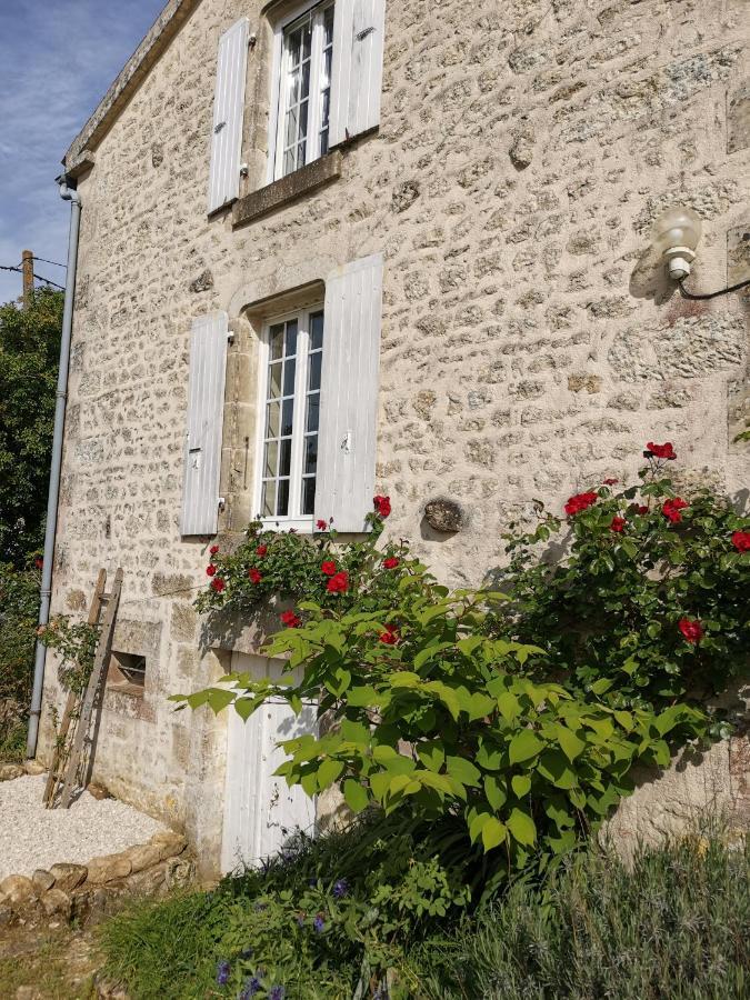 Gîte 4 étoiles avec hébergement insolite - 10 personnes Foussais Exterior foto