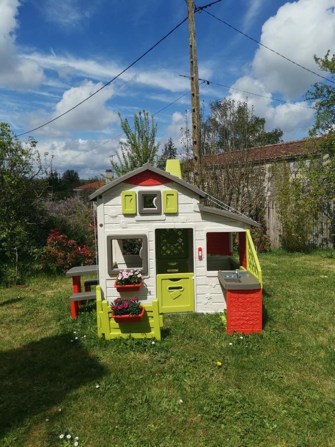 Gîte 4 étoiles avec hébergement insolite - 10 personnes Foussais Exterior foto